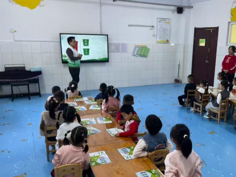 垃圾分类从娃娃抓起，辛集幼儿园开展主题活动