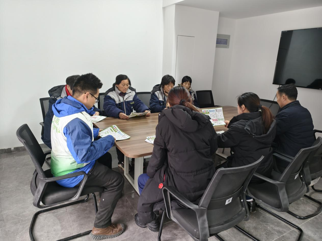 起步区志愿者携手银丰世纪公园 共推垃圾分类深入民心